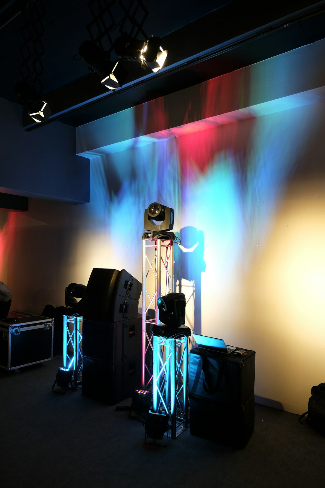 Why DJs are Using Gobo Projectors